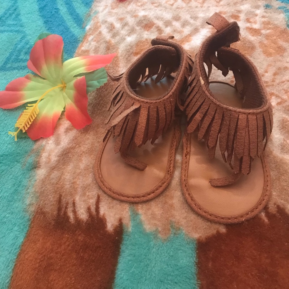Moccasin sandals 🌺